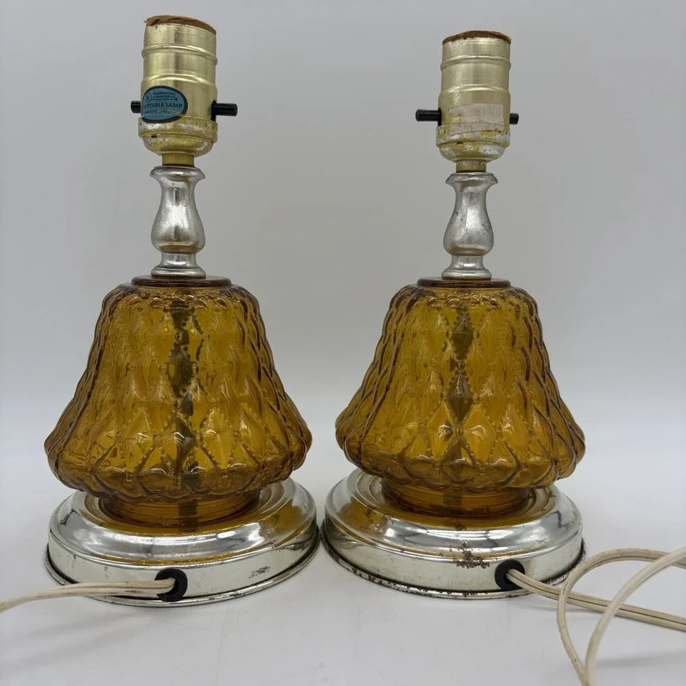 Two Pair Vintage Amber Glass Quilted Lamps Boudoir Bedroom Kitchen Tabletop